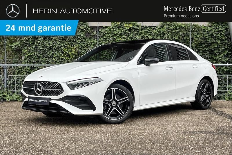 Grijs Gebruikt 2024 Mercedes A250 AMG line Sedan | € 41.900 - Afbeelding 1/4