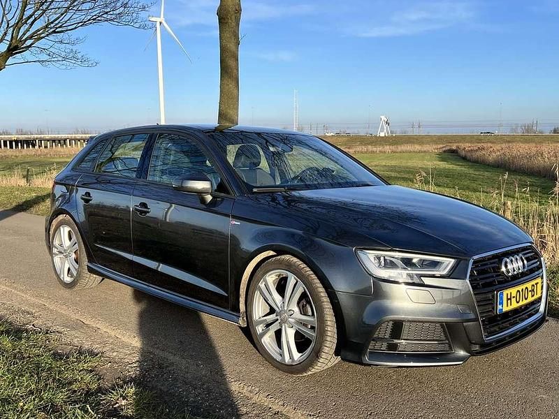 Grijs Occasion 2020 Audi A3 Hatchback | € 19.000 (Super prijs) - Afbeelding 1/4