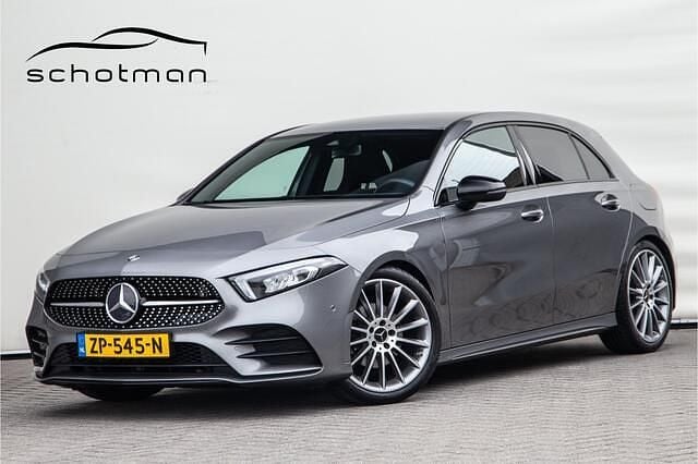 Grijs Gebruikt 2019 Mercedes A200 AMG Hatchback | € 24.500 (Eerlijke prijs) - Afbeelding 1/4