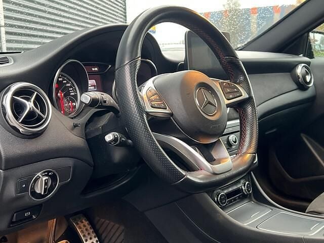 Occasion Mercedes GLA200 Premium Plus 157 PK (115 kW) 2018 Zwart SUV