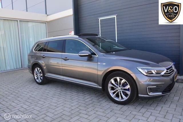 Grijs Occasion 2015 VW Passat Highline Stationwagen | € 12.950 (Eerlijke prijs) - Afbeelding 1/4