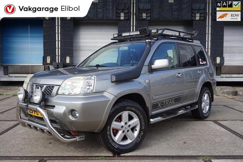 Grijs Gebruikt 2004 Nissan X-Trail SUV | € 5.495 (Duur) - Afbeelding 1/4