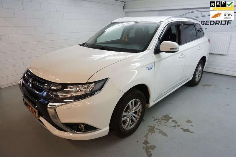 Wit Gebruikt 2015 Mitsubishi Outlander P-HEV Edition SUV | € 12.750 (Eerlijke prijs) - Afbeelding 1/4