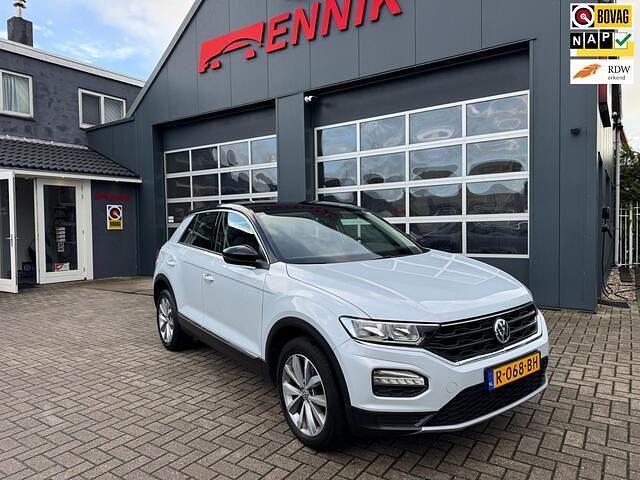 Zilver Gebruikt 2018 VW T-Roc Style SUV | € 17.250 (Eerlijke prijs) - Afbeelding 1/4