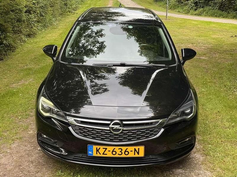 Zwart Gebruikt 2017 Opel Astra Business Stationwagen | € 6.999 (Goede deal) - Afbeelding 1/4