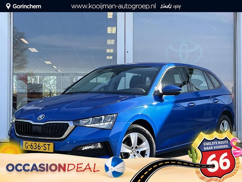 Race blue metallic (blauw metallic) Gebruikt 2019 Skoda Scala Ambition Hatchback | € 13.950 (Eerlijke prijs) - Afbeelding 1/4