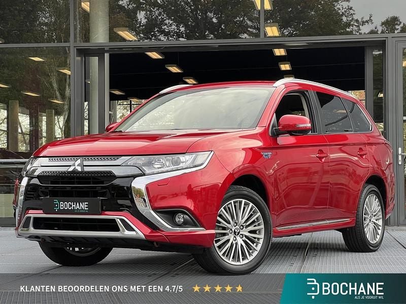 Rood Gebruikt 2021 Mitsubishi Outlander P-HEV Intense SUV | € 27.245 (Eerlijke prijs) - Afbeelding 1/4