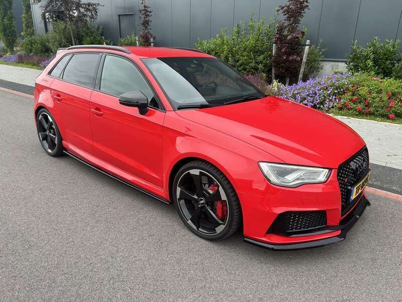 Rood Gebruikt 2015 Audi RS3 Hatchback | € 34.750 (Eerlijke prijs) - Afbeelding 1/4