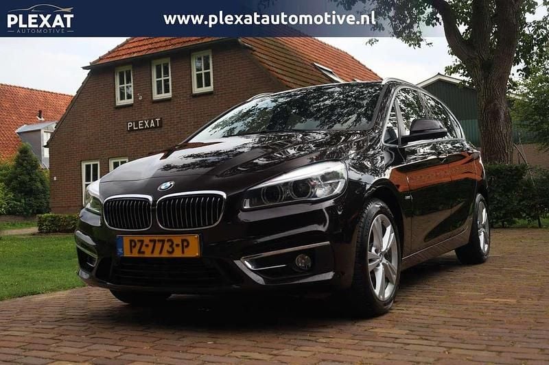 Bruin, metallic lak Gebruikt 2017 BMW 220 Active Tourer Executive MPV | € 14.945 (Goede deal) - Afbeelding 1/4