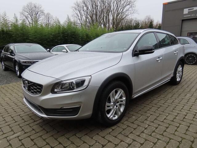 Zilver Gebruikt 2016 Volvo V60 CC Momentum Stationwagen | € 19.900 - Afbeelding 1/4