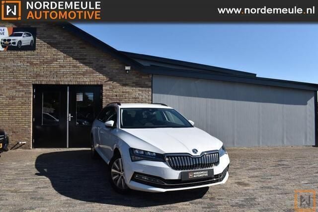 Wit Gebruikt 2021 Skoda Superb Business Line Stationwagen | € 22.900 (Super prijs) - Afbeelding 1/4