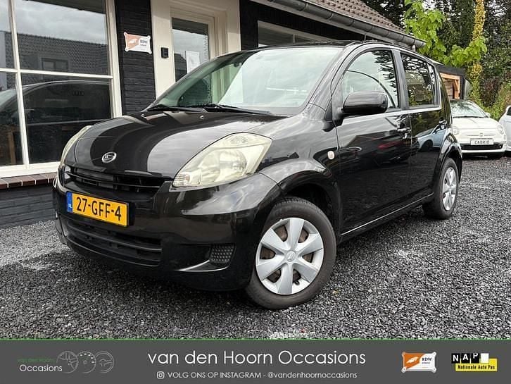 Gebruikt 2008 Daihatsu Sirion Hatchback | € 2.450 (Eerlijke prijs) - Afbeelding 1/3