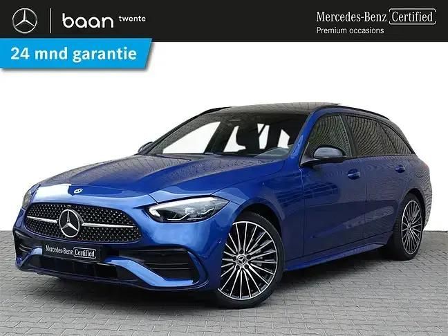 Blauw Gebruikt 2025 Mercedes C300e AMG line Stationwagen | € 59.900 (Duur) - Afbeelding 1/4