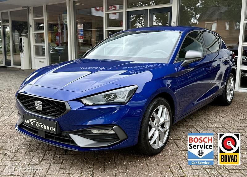 Blauw, metallic lak Gebruikt 2021 Seat Leon FR Hatchback | € 19.400 (Goede deal) - Afbeelding 1/4