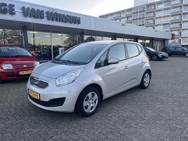 Grijs Gebruikt 2010 Kia Venga Hatchback | € 4.250 (Goede deal) - Afbeelding 1/4