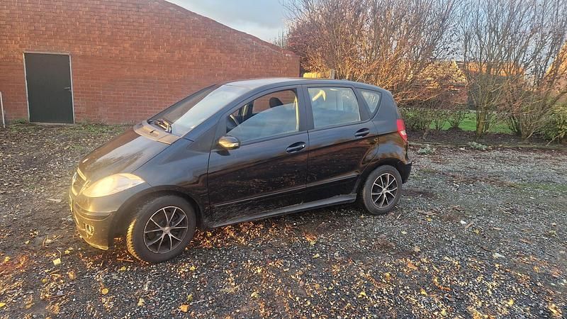 Zwart Gebruikt 2006 Mercedes A170 Classic MPV | € 500 - Afbeelding 1/4
