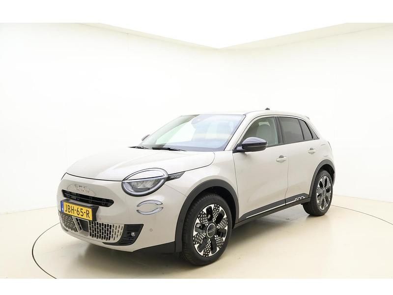 Grijs Nieuw 2025 Fiat 600E La Prima SUV | € 38.645 (Duur) - Afbeelding 1/1