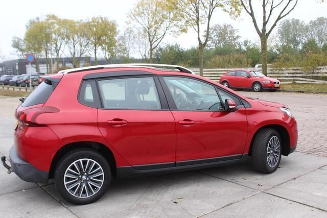 Occasion Peugeot 2008 110 PK (80 kW) 2017 Rood, metallic lak SUV