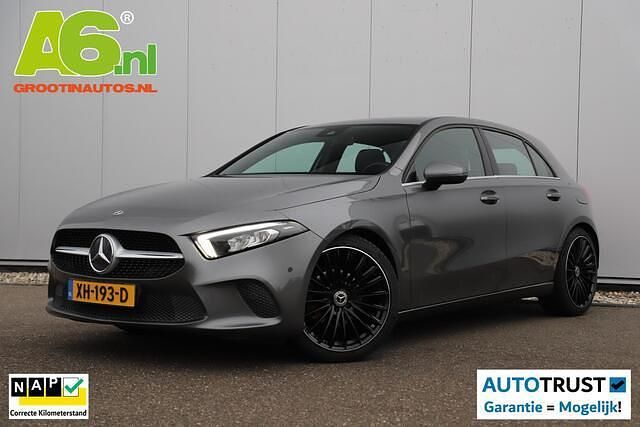 Grijs Occasion 2018 Mercedes A180 Business Hatchback | € 22.900 (Eerlijke prijs) - Afbeelding 1/4