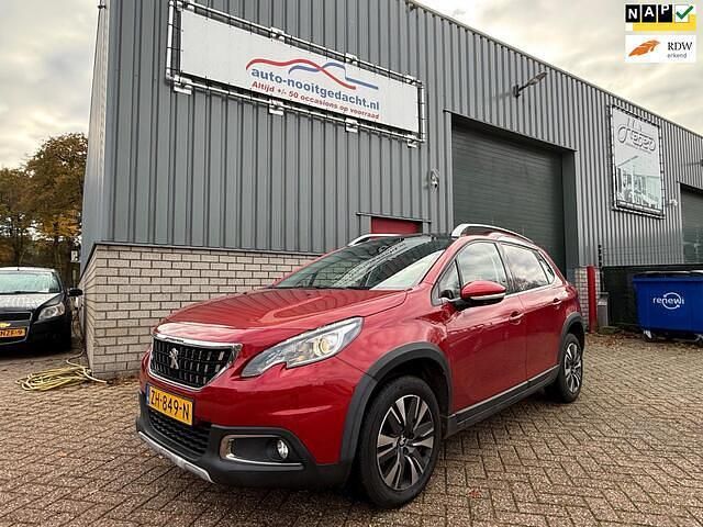 Rood (metallic) Gebruikt 2019 Peugeot 2008 Allure SUV | € 11.295 (Super prijs) - Afbeelding 1/4