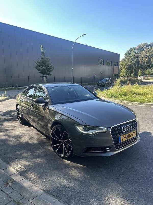 Grijs Gebruikt 2013 Audi A6 Sedan | € 7.250 (Eerlijke prijs) - Afbeelding 1/4
