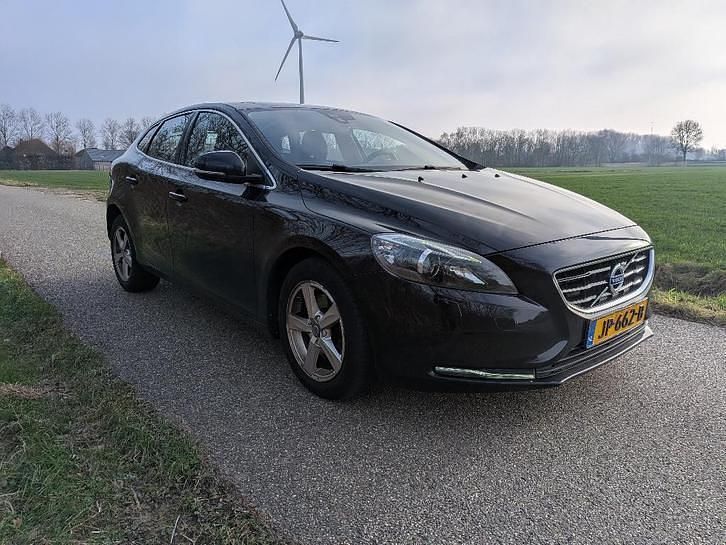 Gebruikt 2016 Volvo V40 | € 10.000 (Super prijs) - Afbeelding 1/4