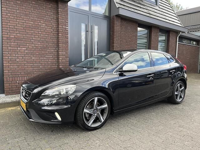 Zwart Gebruikt 2014 Volvo V40 R-Design Stationwagen | € 11.450 (Eerlijke prijs) - Afbeelding 1/4