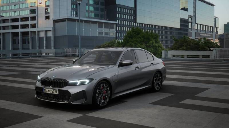Grijs Nieuw 2025 BMW 330e M Sport Sedan | € 73.071 (Eerlijke prijs) - Afbeelding 1/4