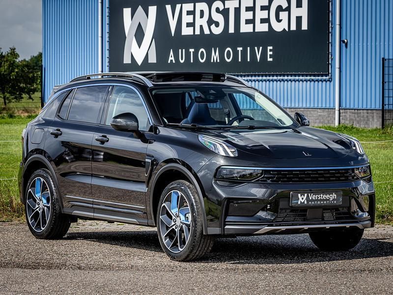 Zwart Gebruikt 2023 Lynk & Co 01 SUV | € 28.400 (Eerlijke prijs) - Afbeelding 1/4