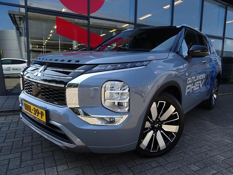 Occasion Mitsubishi Outlander Instyle 306 PK (225 kW) 2025 Grijs SUV