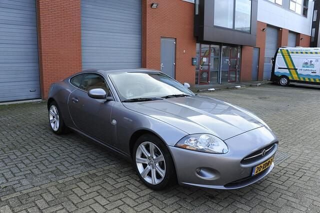 Occasion Jaguar XK 305 PK (224 kW) 2006 Grijs Coupé