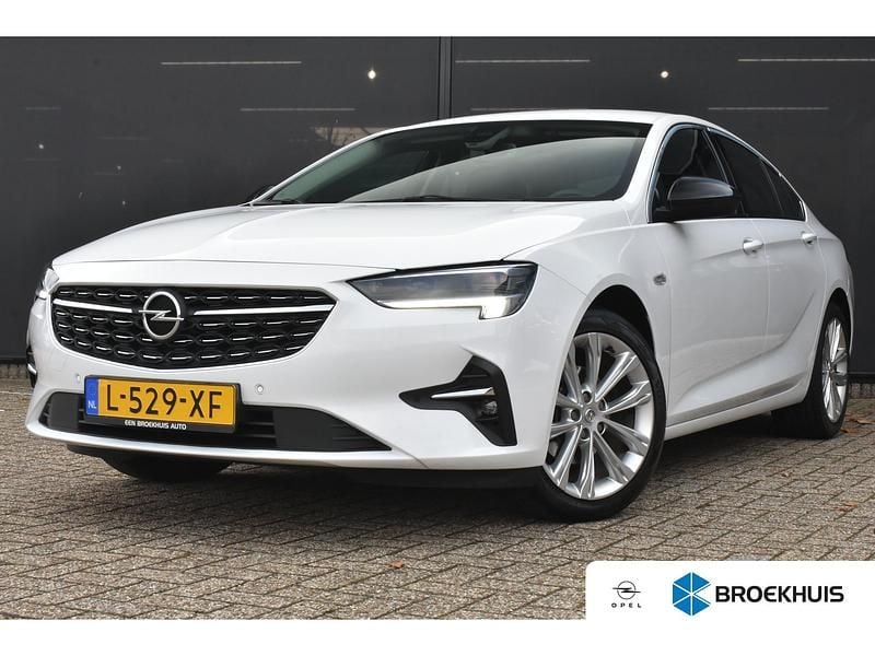Occasion Opel Insignia Business Elegance 2021 Wit Hatchback