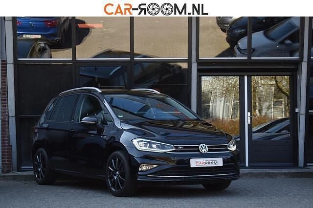 Zwart Gebruikt 2020 VW Golf Sportsvan R-line MPV | € 23.950 (Iets duurder) - Afbeelding 1/4