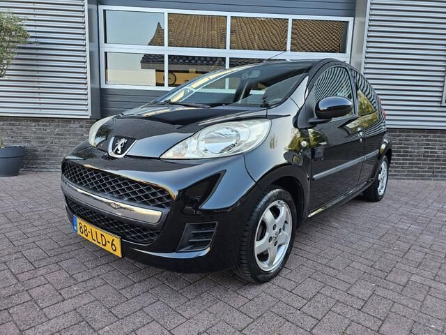 Zwart Gebruikt 2010 Peugeot 107 Hatchback | € 1.990 (Super prijs) - Afbeelding 1/4
