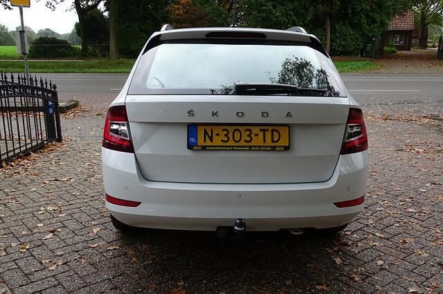 Occasion Skoda Fabia 95 PK (69 kW) 2022 Wit Hatchback