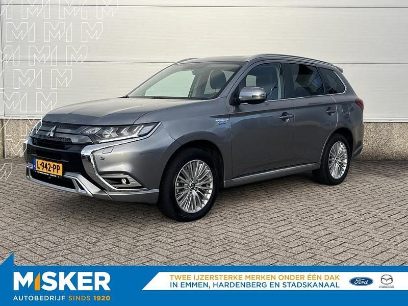 Grijs Gebruikt 2021 Mitsubishi Outlander Intense+ SUV | € 25.900 (Eerlijke prijs) - Afbeelding 1/4