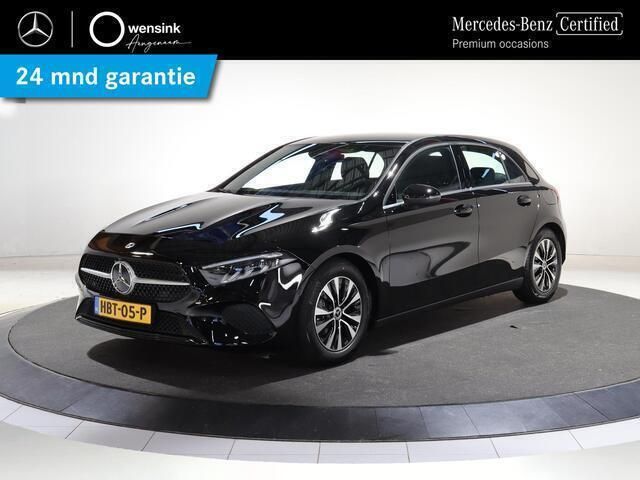 Zwart Gebruikt 2025 Mercedes A180 Edition Hatchback | € 35.850 (Eerlijke prijs) - Afbeelding 1/4