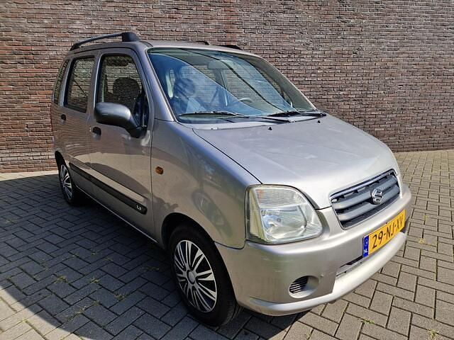 Grijs Gebruikt 2004 Suzuki Wagon R GLX Hatchback | € 1.695 (Eerlijke prijs) - Afbeelding 1/3