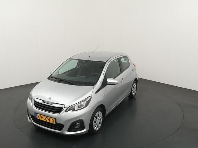 Grijs Gebruikt 2016 Peugeot 108 Active Hatchback | € 7.200 (Eerlijke prijs) - Afbeelding 1/4