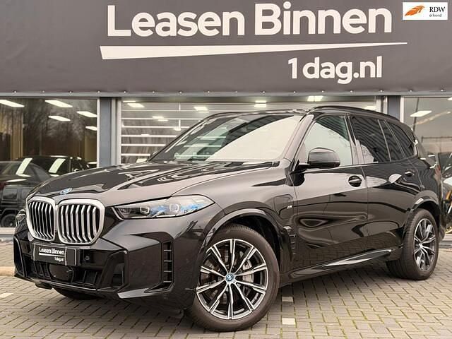 Zwart Occasion 2023 BMW X5 M Sport SUV | € 75.750 - Afbeelding 1/4