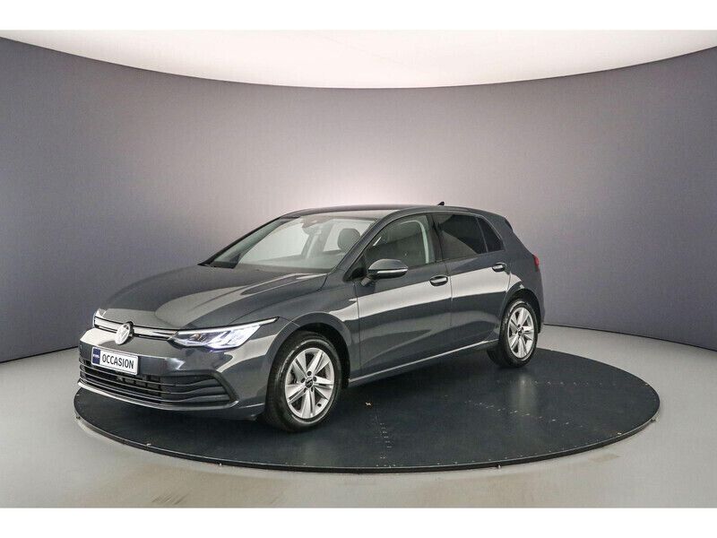 Dolphin grey Gebruikt 2023 VW Golf VIII Life Hatchback | € 29.900 (Eerlijke prijs) - Afbeelding 1/4