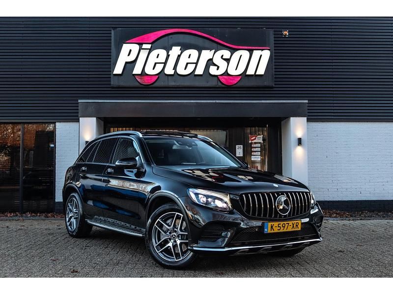 Zwart Gebruikt 2017 Mercedes GLC250 AMG SUV | € 24.499 - Afbeelding 1/4