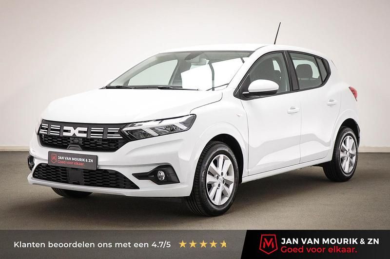 Wit Occasion 2024 Dacia Sandero Expression Hatchback | € 20.045 (Iets duurder) - Afbeelding 1/4