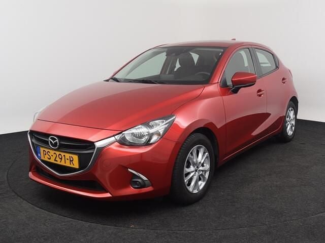Soul red (rood metallic) Gebruikt 2017 Mazda 2 Dynamic Hatchback | € 12.450 (Goede deal) - Afbeelding 1/4