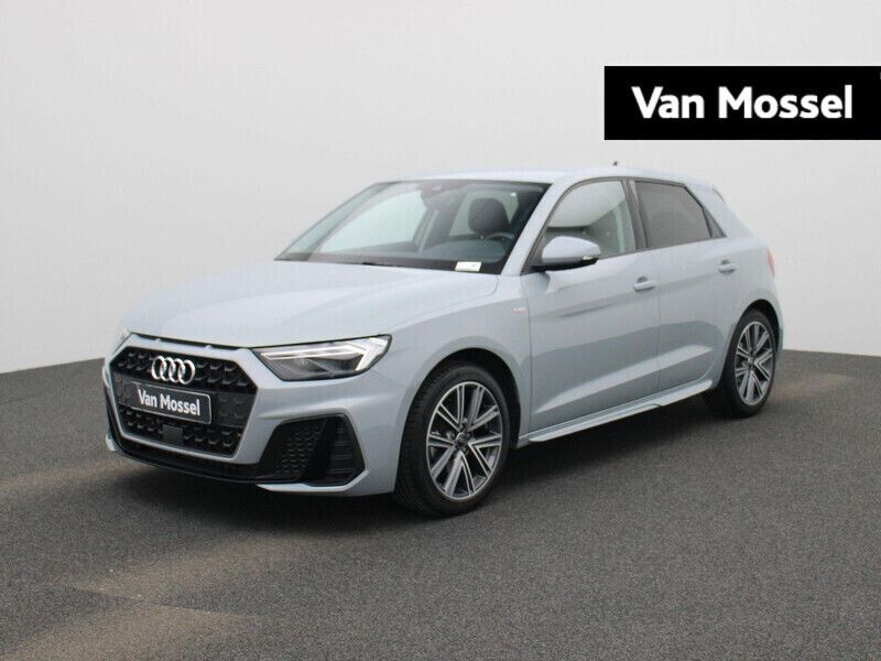 Grijs Gebruikt 2024 Audi A1 Sportback Comfort Hatchback | € 31.900 (Duur) - Afbeelding 1/4