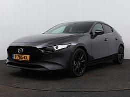 Grijs metallic Gebruikt 2023 Mazda 3 Luxury Hatchback | € 36.945 - Afbeelding 1/3