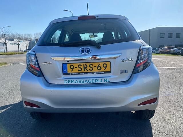 Occasion Toyota Yaris 75 PK (55 kW) 2013 Grijs Hatchback