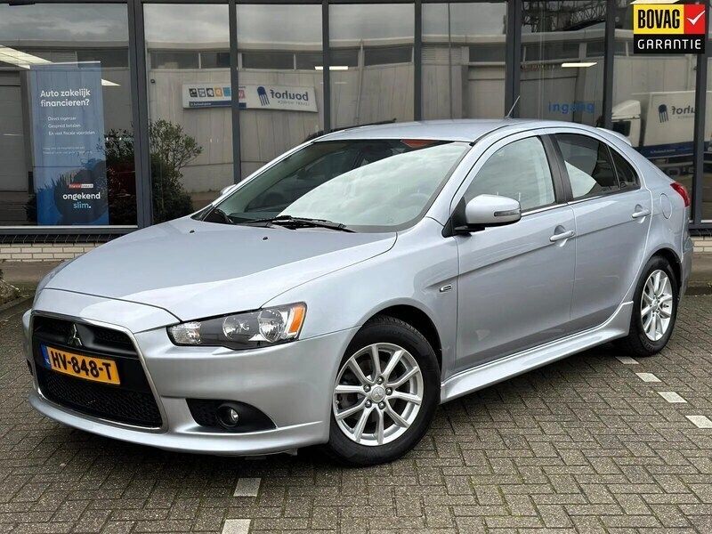 Grijs Gebruikt 2016 Mitsubishi Lancer Edition Hatchback | € 11.950 (Iets duurder) - Afbeelding 1/4