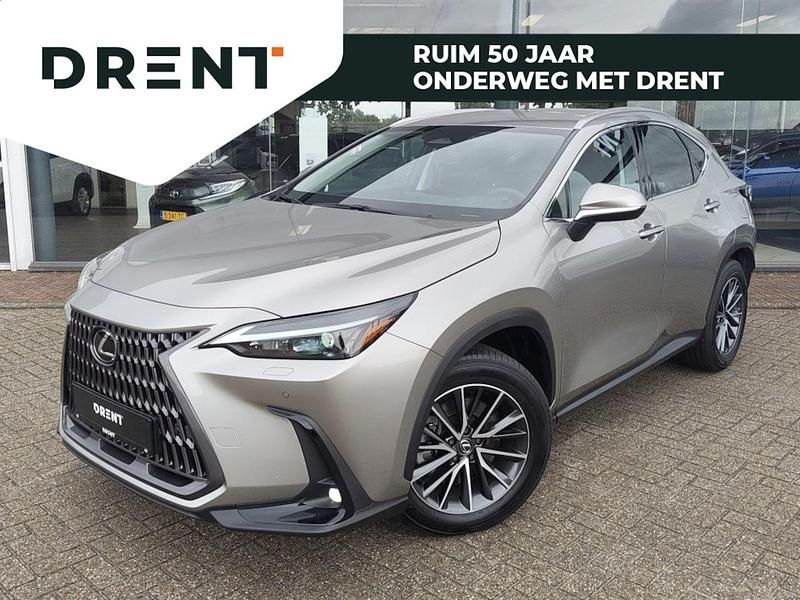 Zilver (metallic) Occasion 2025 Lexus NX450h+ Luxury Line SUV | € 55.495 (Super prijs) - Afbeelding 1/4