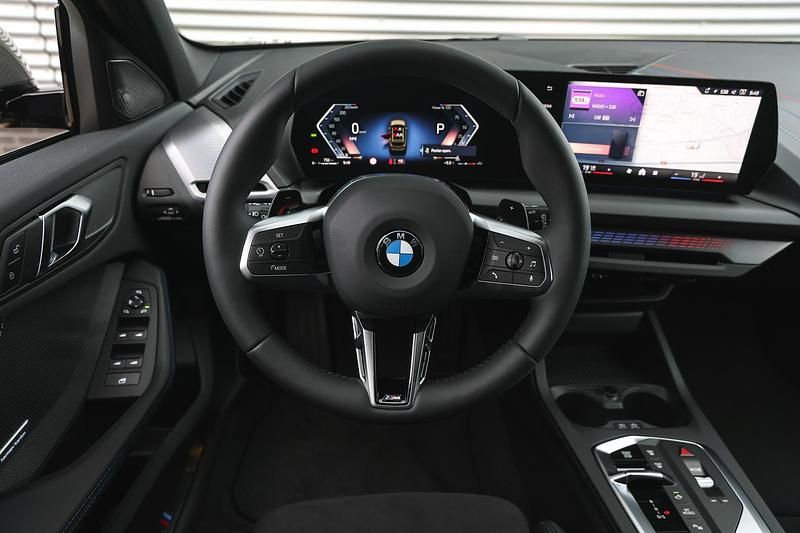 Occasion BMW 120 Comfort Edition 156 PK (114 kW) 2025 Groen Hatchback